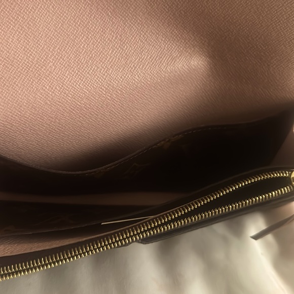 Louis Vuitton (Authentic Emilie wallet) (receipt in pictures) - Picture 6 of 9